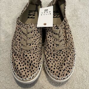 NWT Billabong Juno Sneakers-Size 8.5